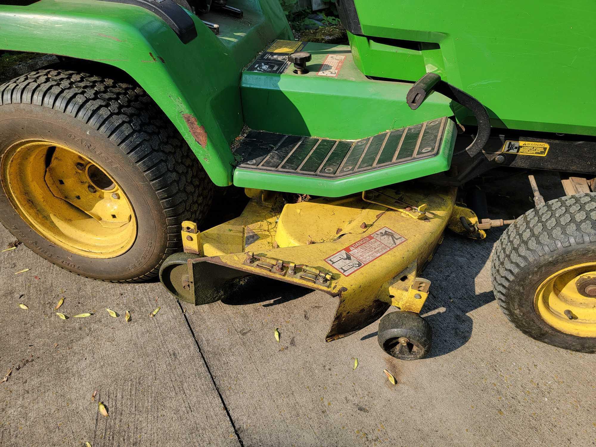 John Deere 285 Garden Tractor