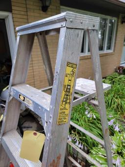 Step Ladder