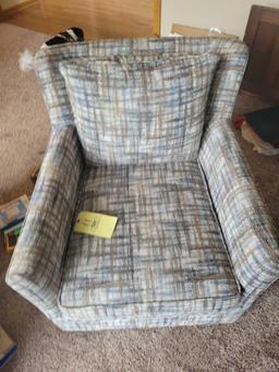 Hallagan swivel upholstered chair