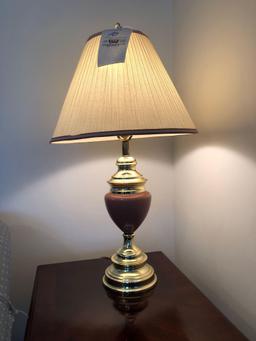 Queen Anne Style End Table with Lamp