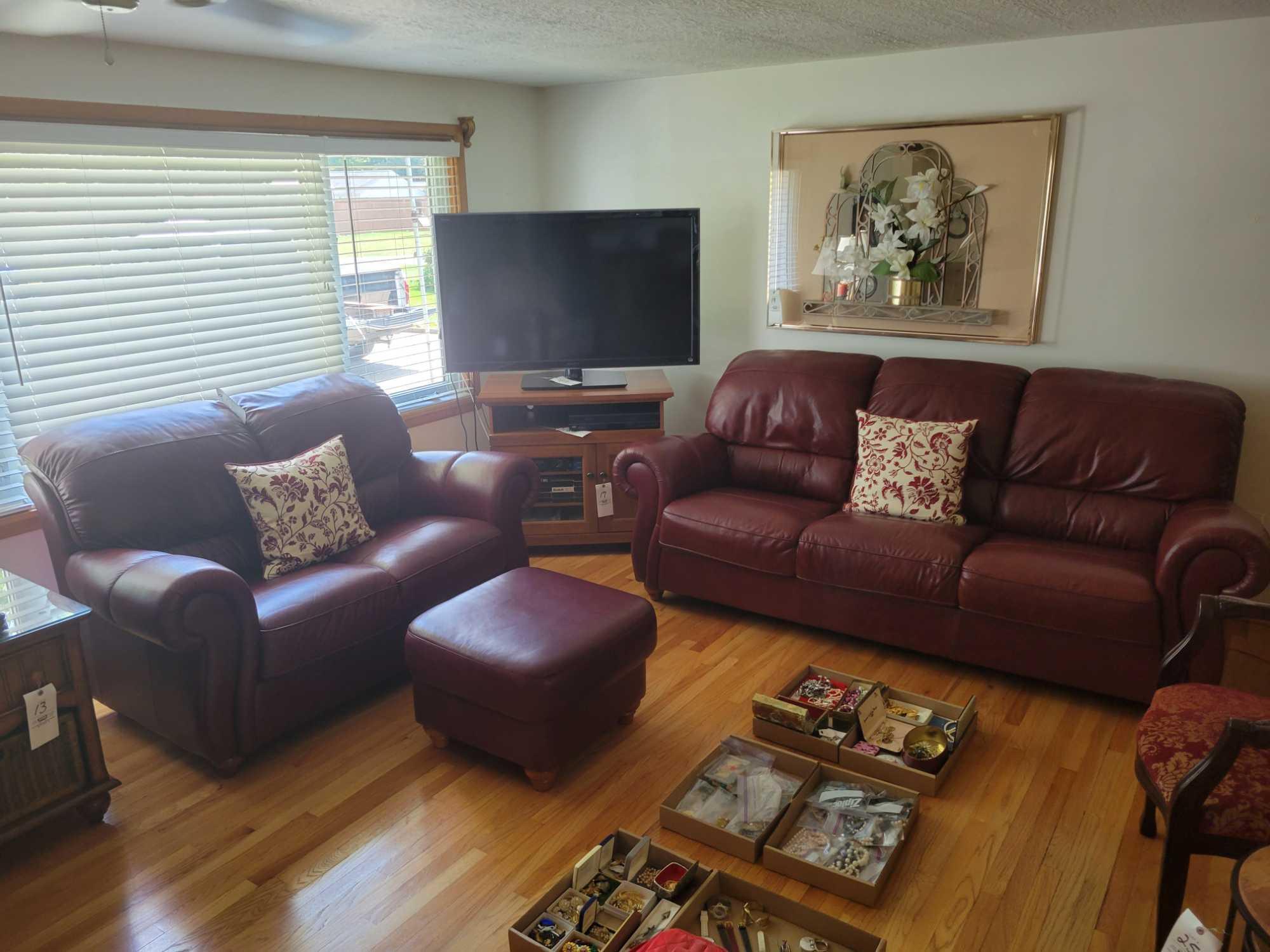 3 piece leather sofa set, couch loveseat and ottoman, good condition