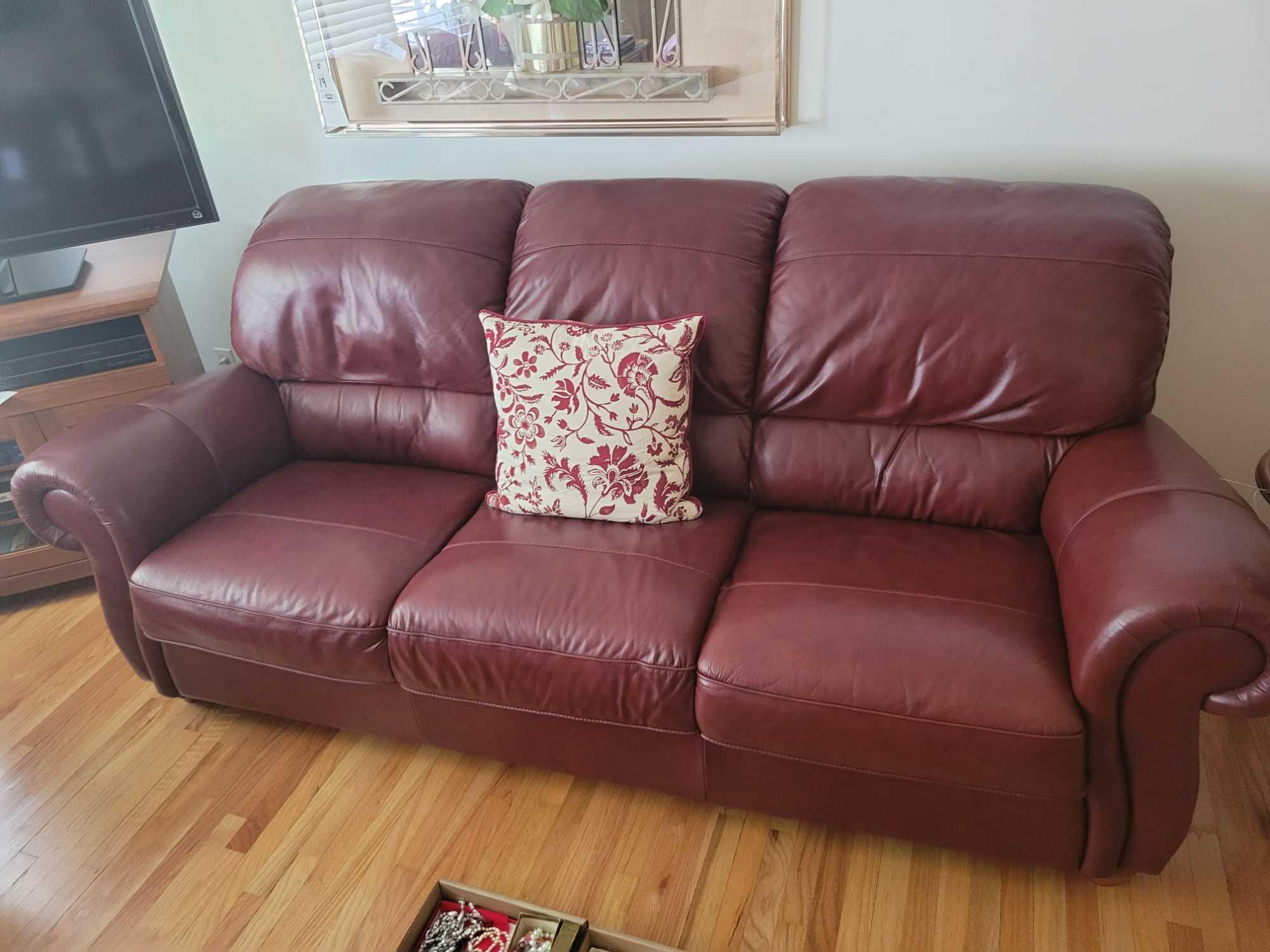 3 piece leather sofa set, couch loveseat and ottoman, good condition