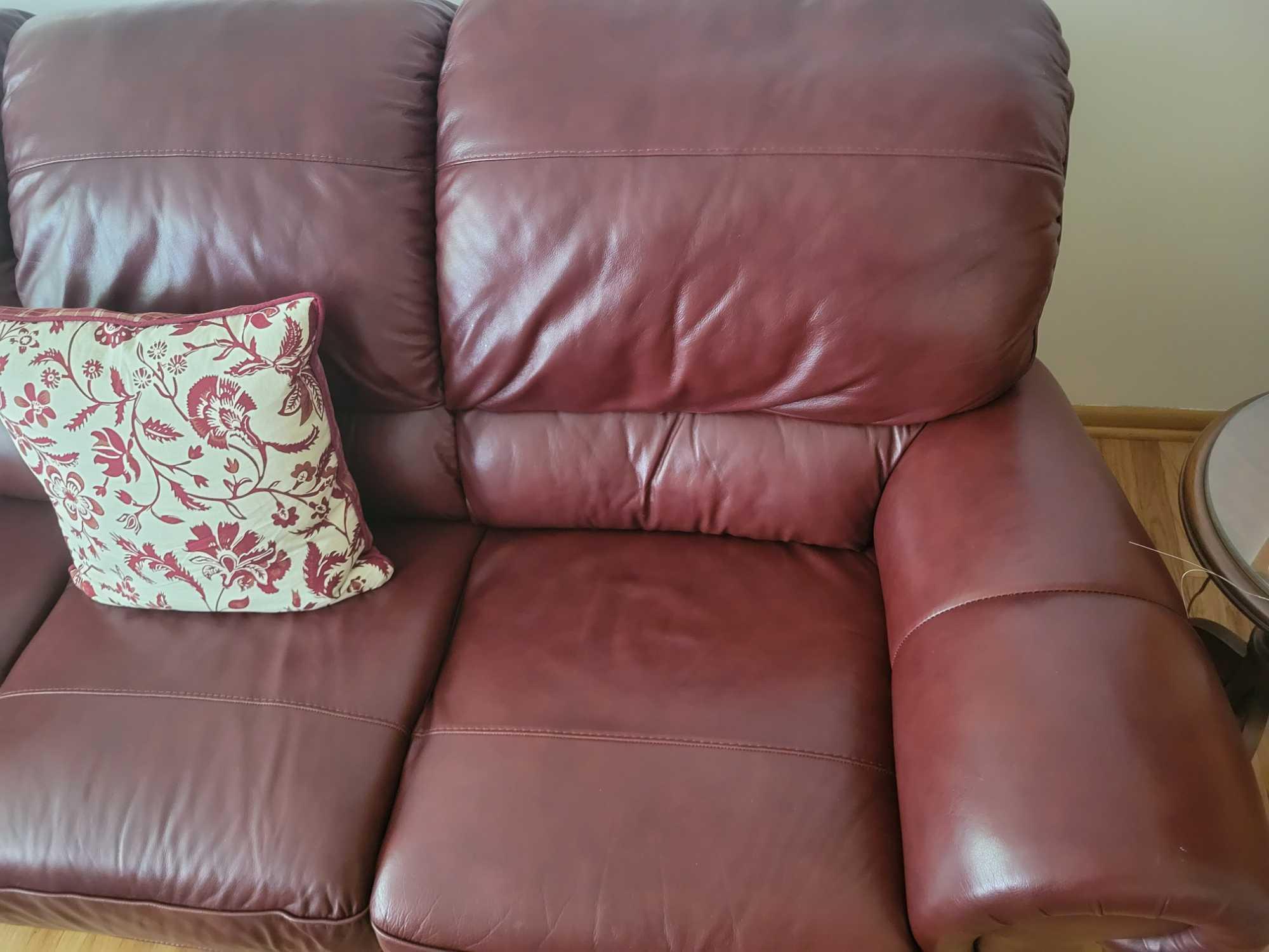 3 piece leather sofa set, couch loveseat and ottoman, good condition