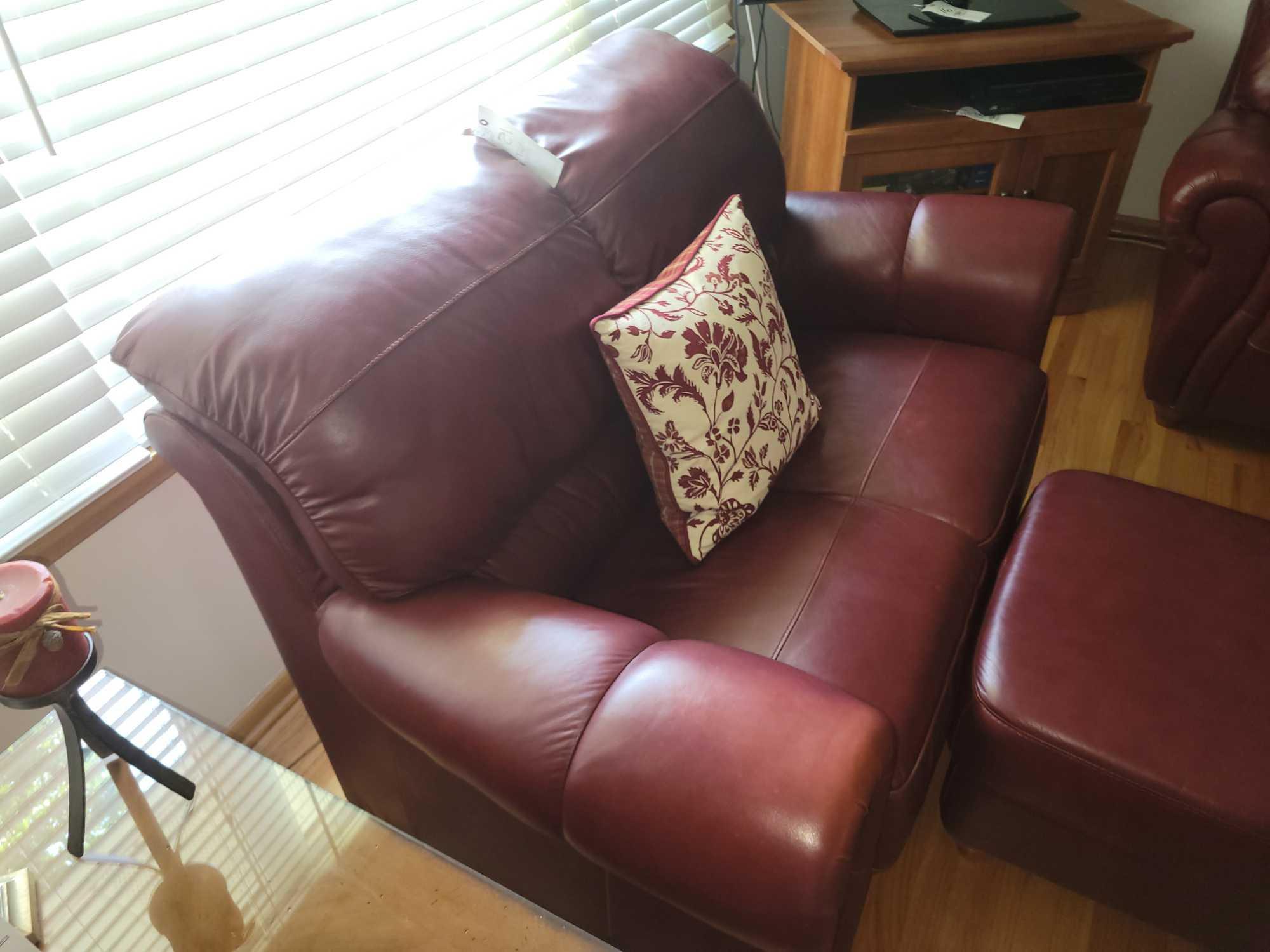 3 piece leather sofa set, couch loveseat and ottoman, good condition