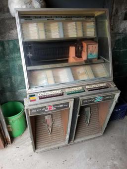 Seeburg stereo jukebox, no key