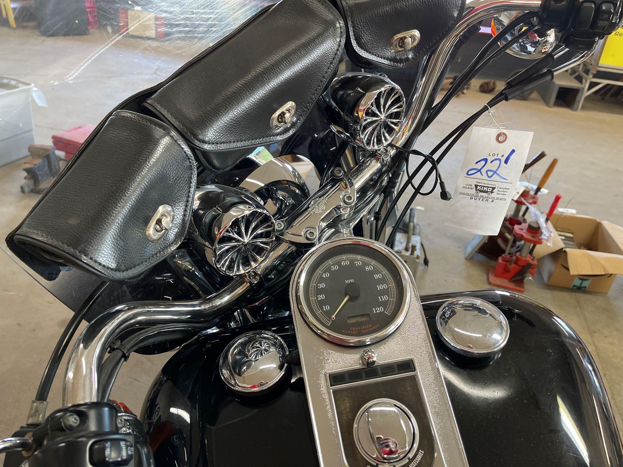 1999 Harley Davidson softail custom. Lots of upgrades. Runs. Odometer discrepancy, motorcycle shows