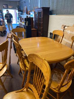 Large oak dining room table with 8 chairs, 2 leaves, solid oak press back chair