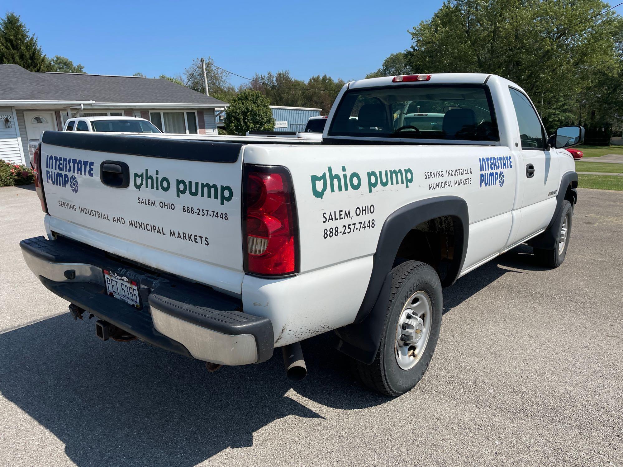 2005 chevy 2500 HD silverado work truck