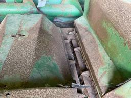 John Deere 443N 4row narrow corn head