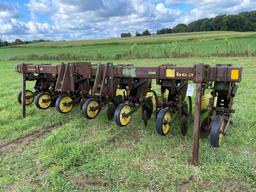 John Deere 3pt 8row narrow mod 855 cultivator