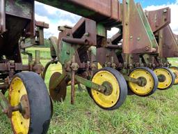 John Deere 3pt 8row narrow mod 855 cultivator