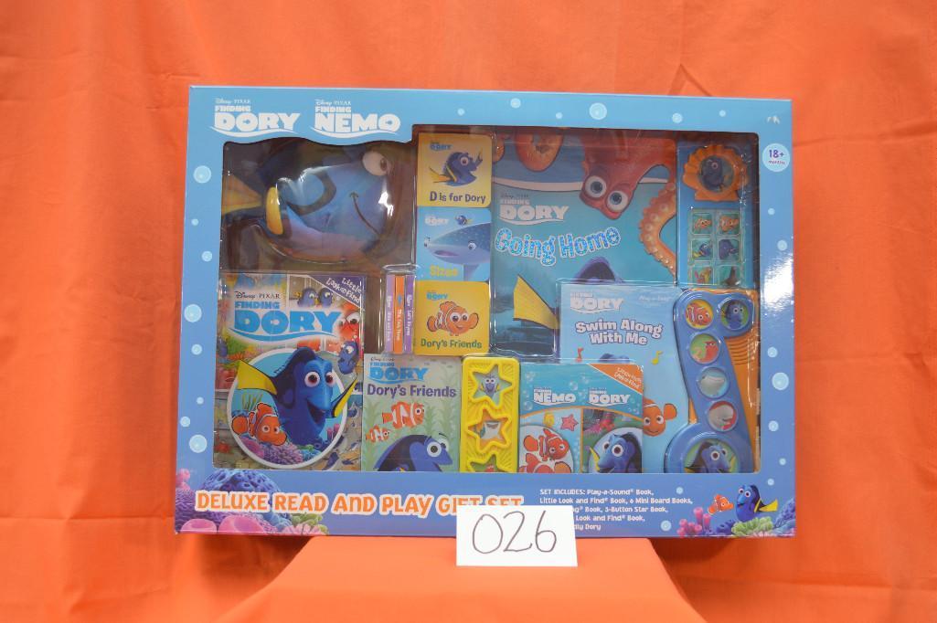 Finding Dory deluxe read+play gift set