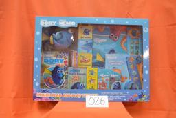 Finding Dory deluxe read+play gift set