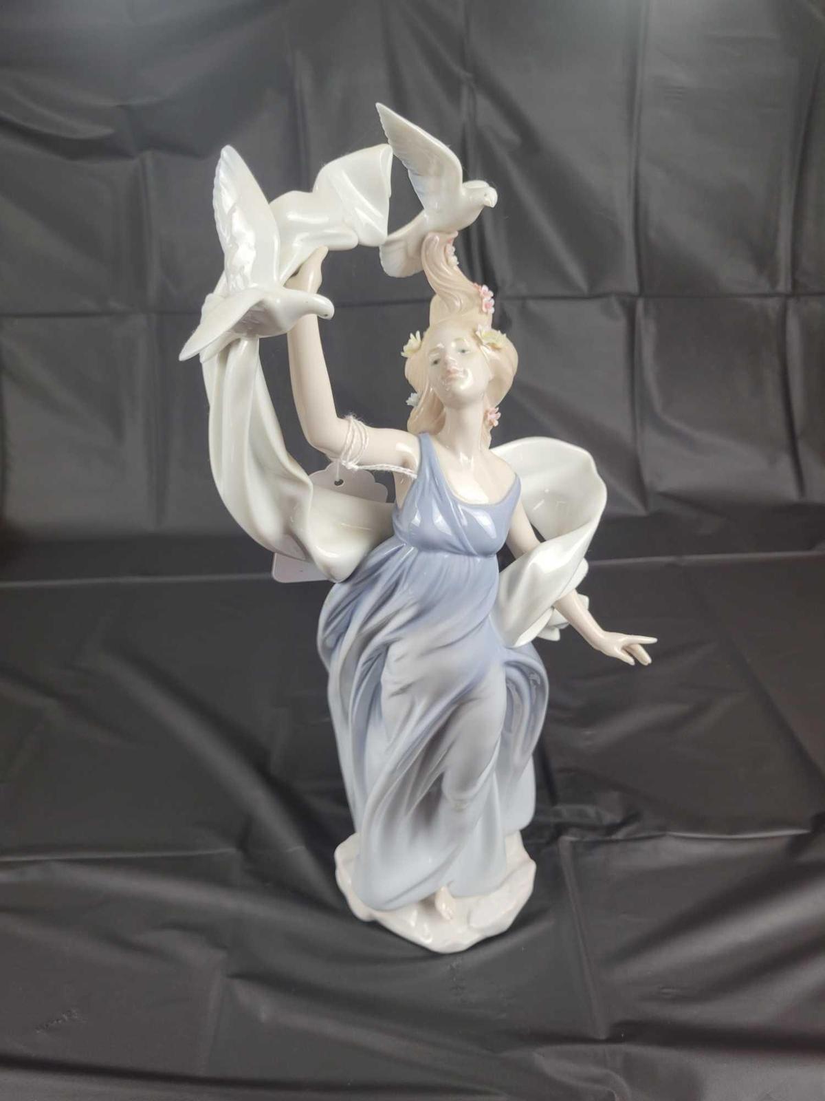 Lladro New Horizons Millennium 1999 6570 Approx. 14.5in Tall