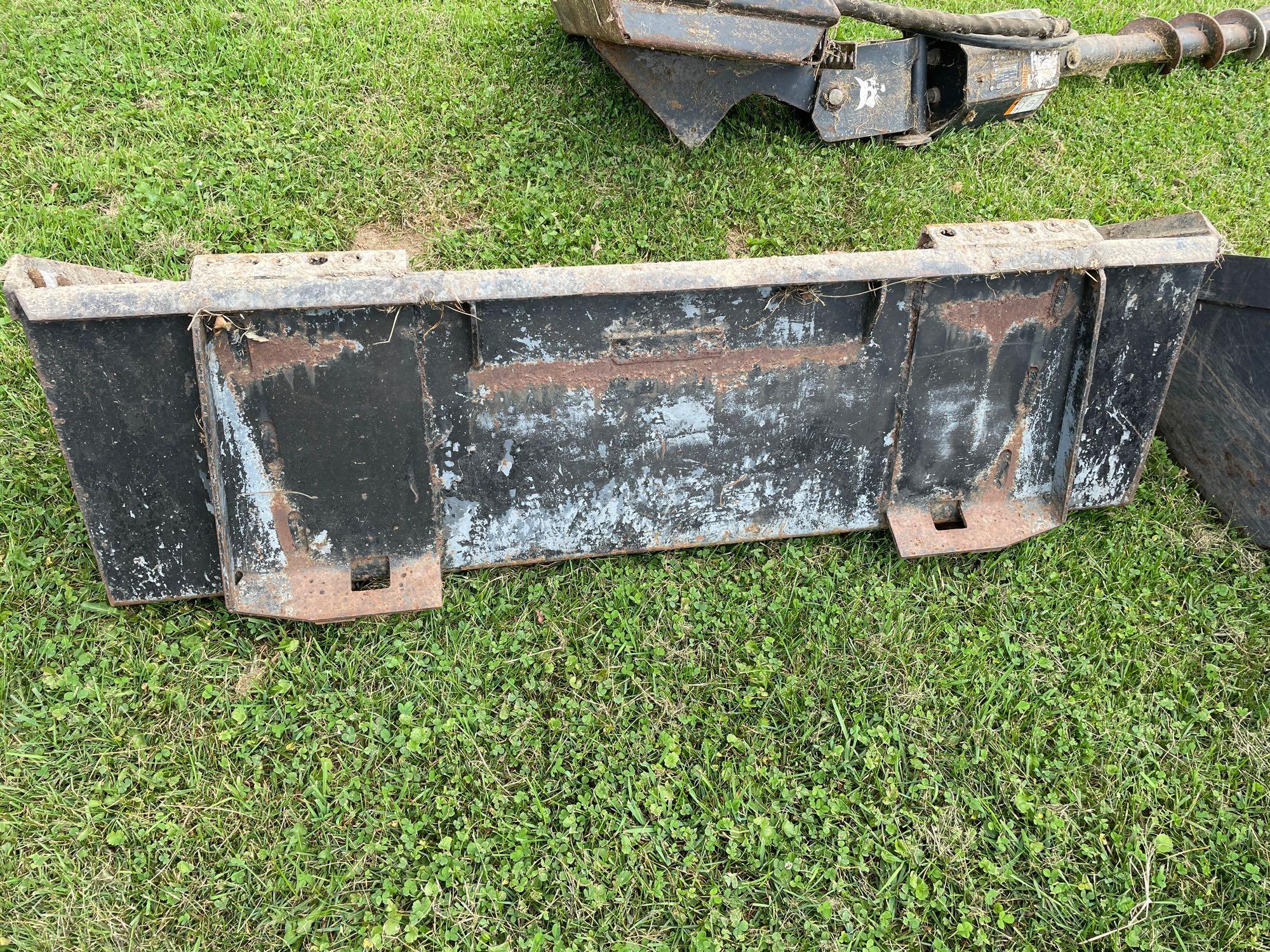 Bobcat 743 skid steer, 5ft bucket ,and 5ft tooth bucket