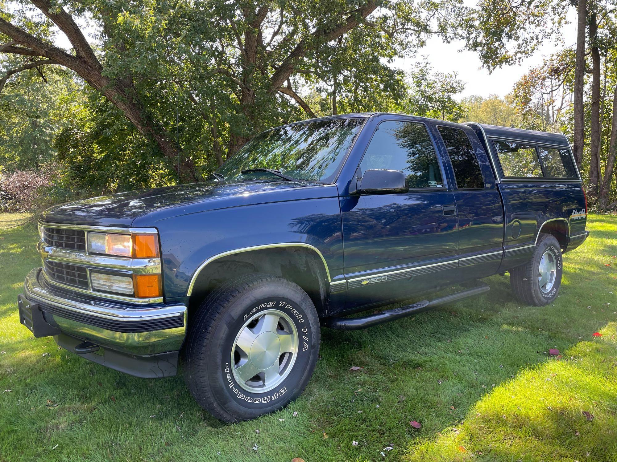 1998 Chevy Silverado 4X4 pickup truck, only 57k, clean, one owner