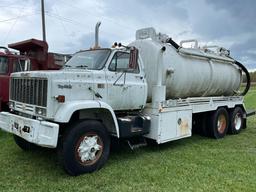 1981 GMC top kick pump dump truck 3k gallon tank