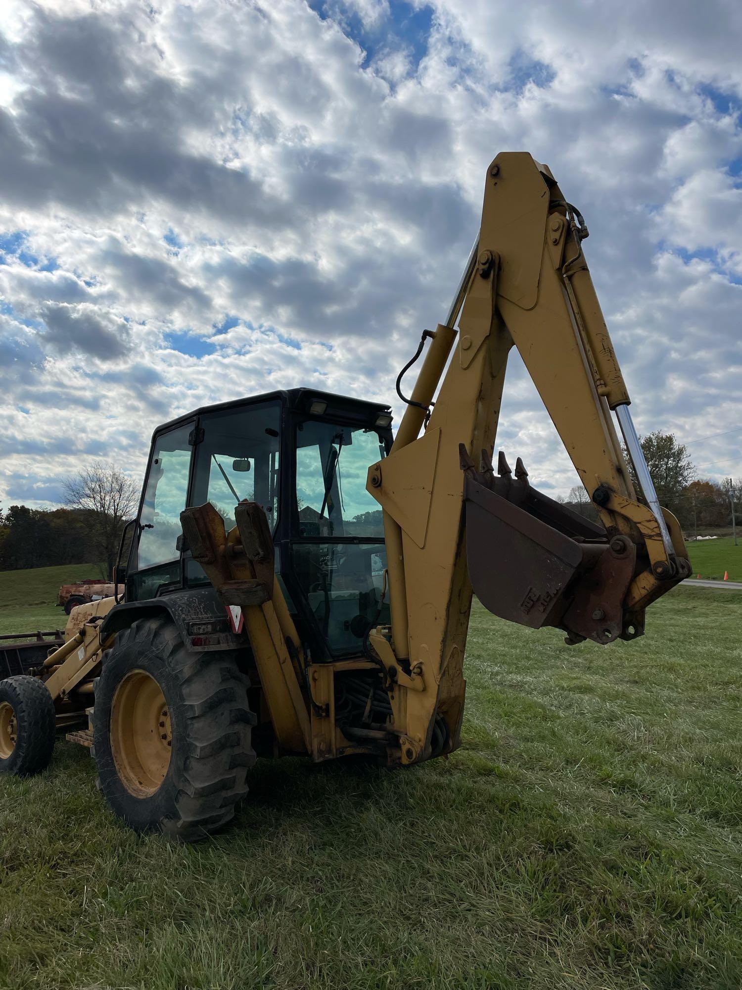 Ford 555C Backhoe loader w/ ext hoe nice cab