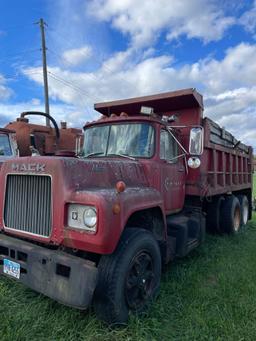 1976 Mack tandem axle dump truck