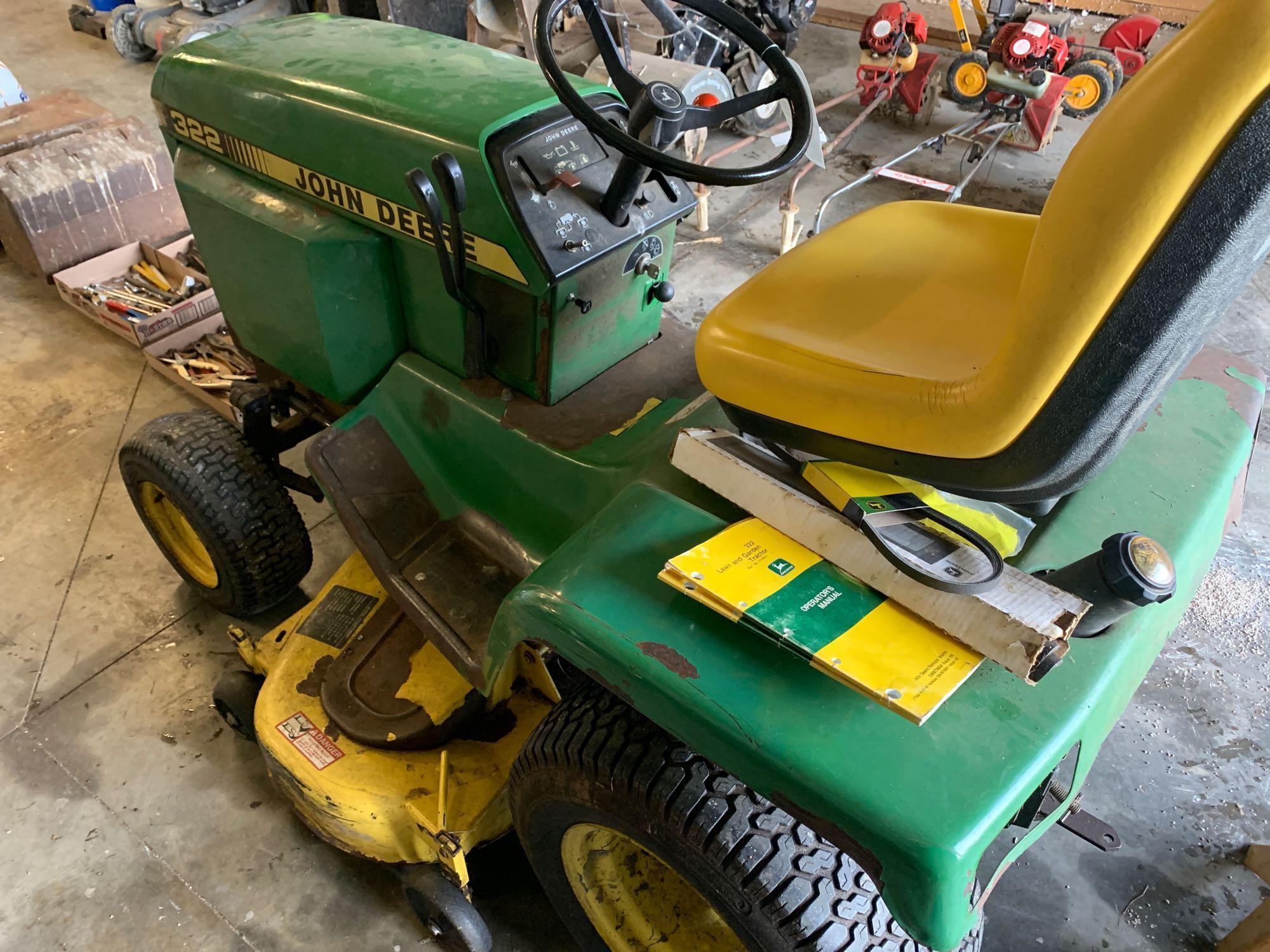 John Deere 322