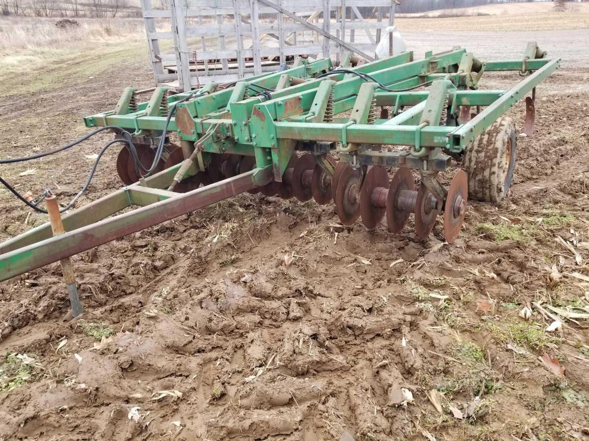 John Deere 712, 9 shank chissel plow