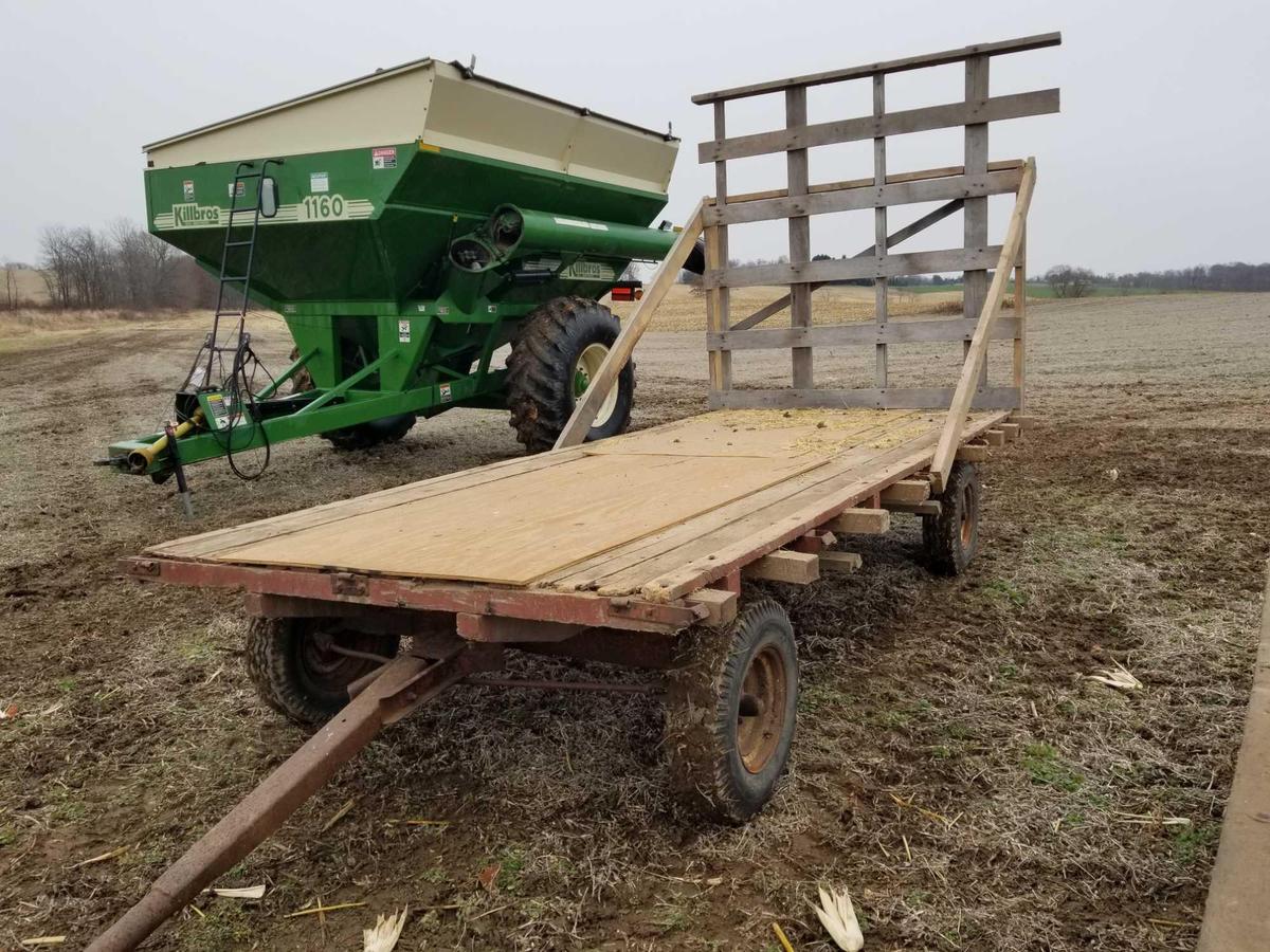 Flatbed hay wagon