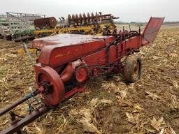 New Holland 268 square baler