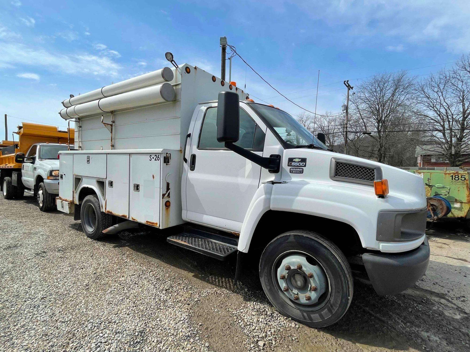 2009 Chevy C-5500 utility service truck, Duramax Diesel engine, auto trans., under body compressor