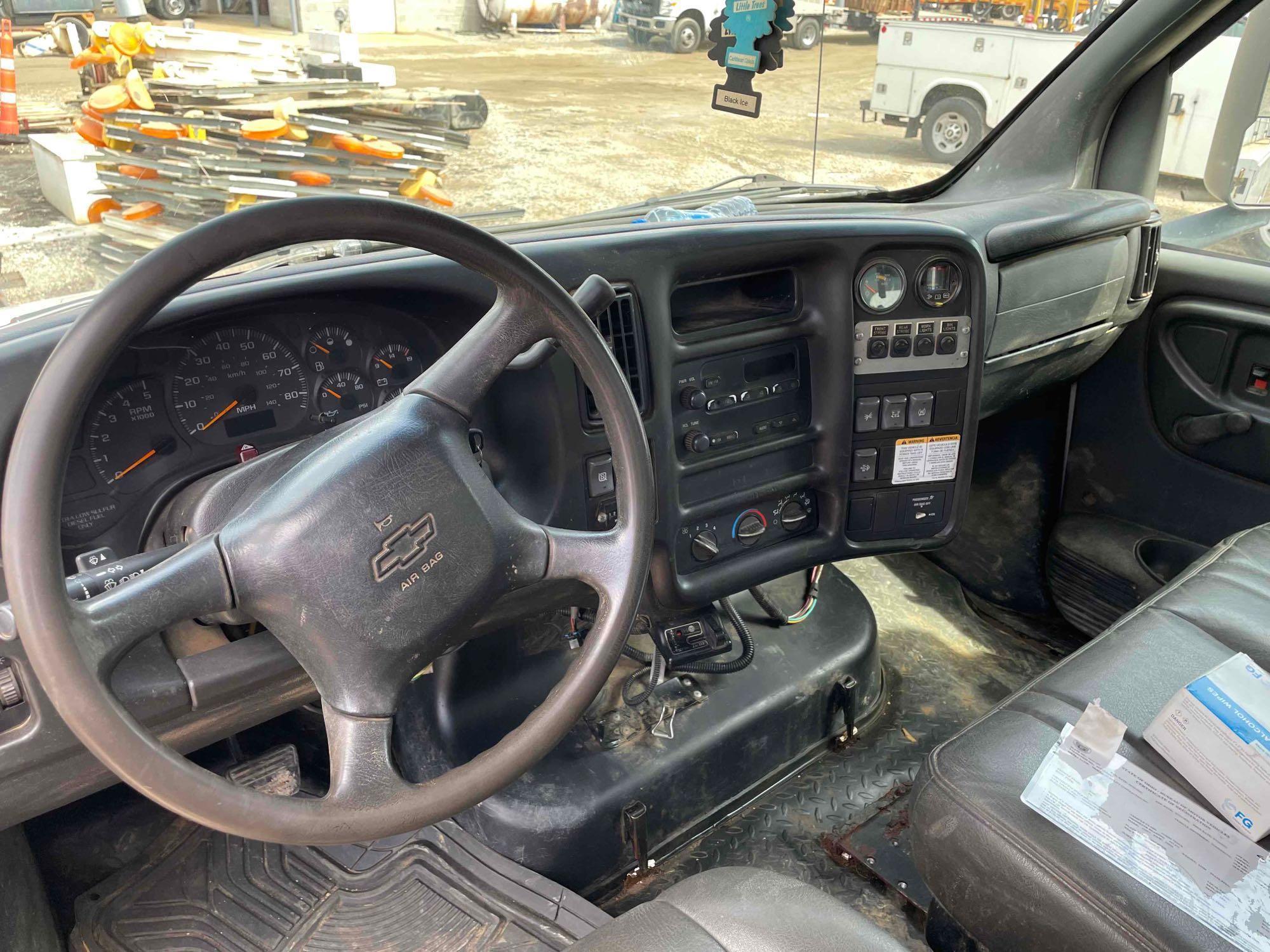 2009 Chevy C-5500 utility service truck, Duramax Diesel engine, auto trans., under body compressor