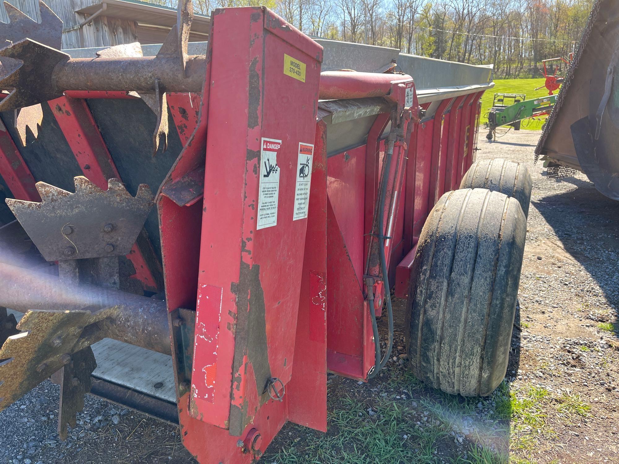 H & S 430 MANURE SPREADER