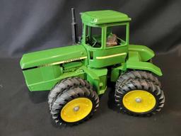 Ertl John Deere Tractor with Duals