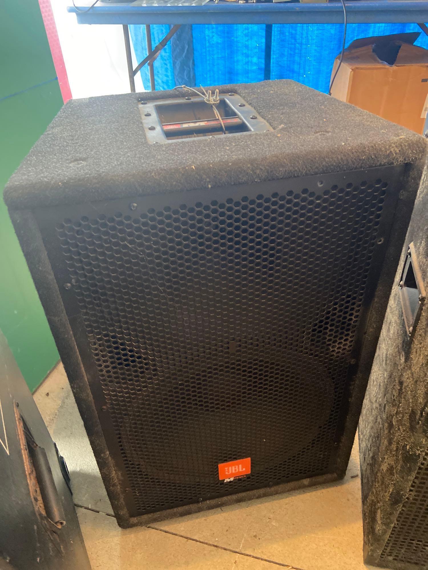 (3) Speakers JBL and Q Power