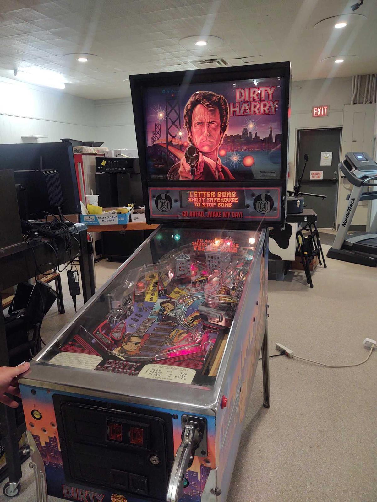 Dirty Harry Pinball Machine