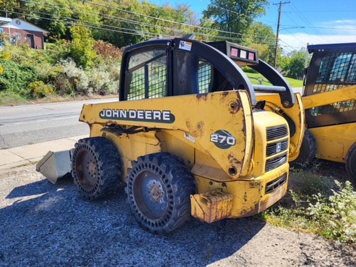 John Deere 270 skid steer