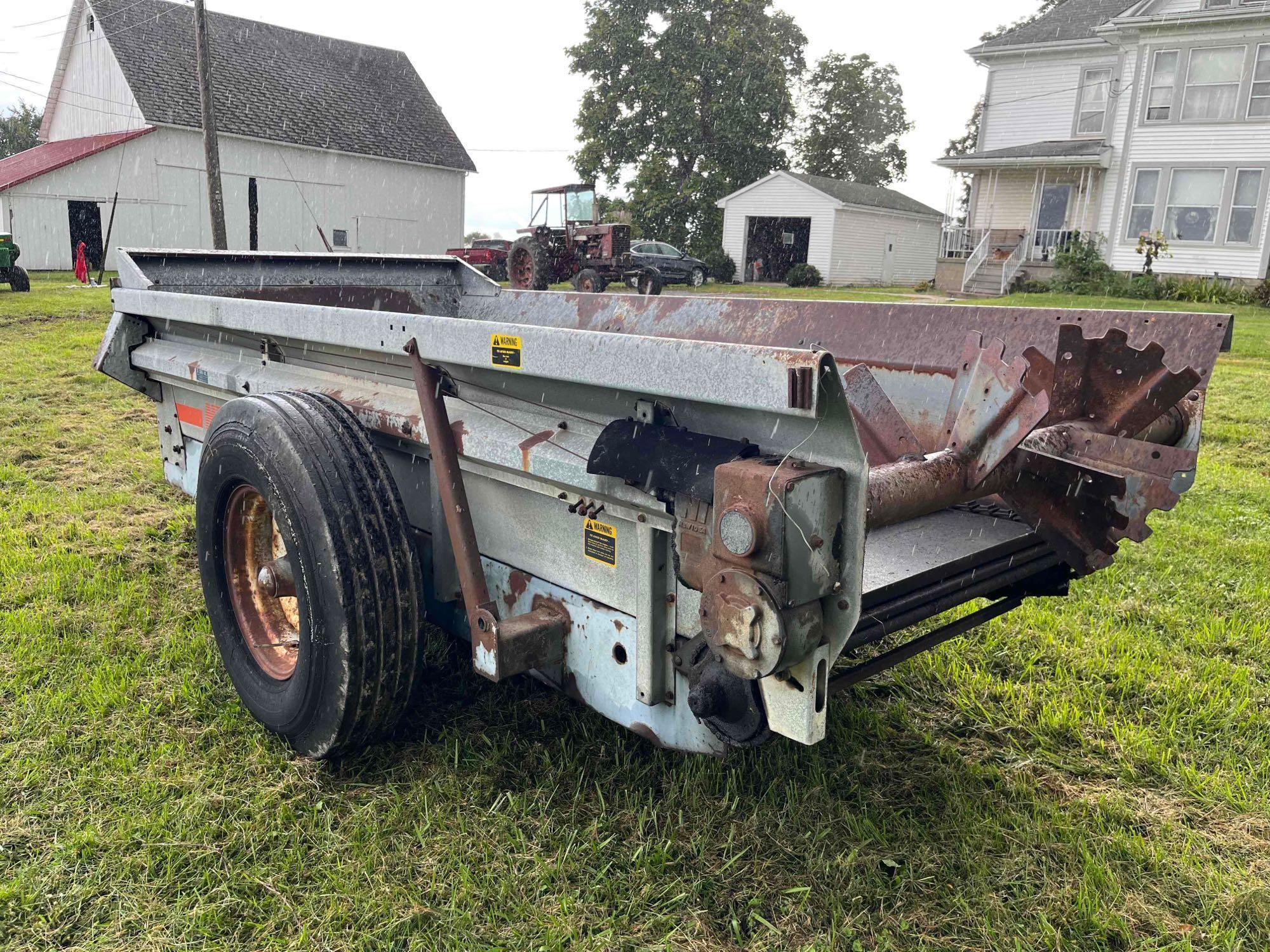 New Ideal 3622 Single Beater Manure Spreader