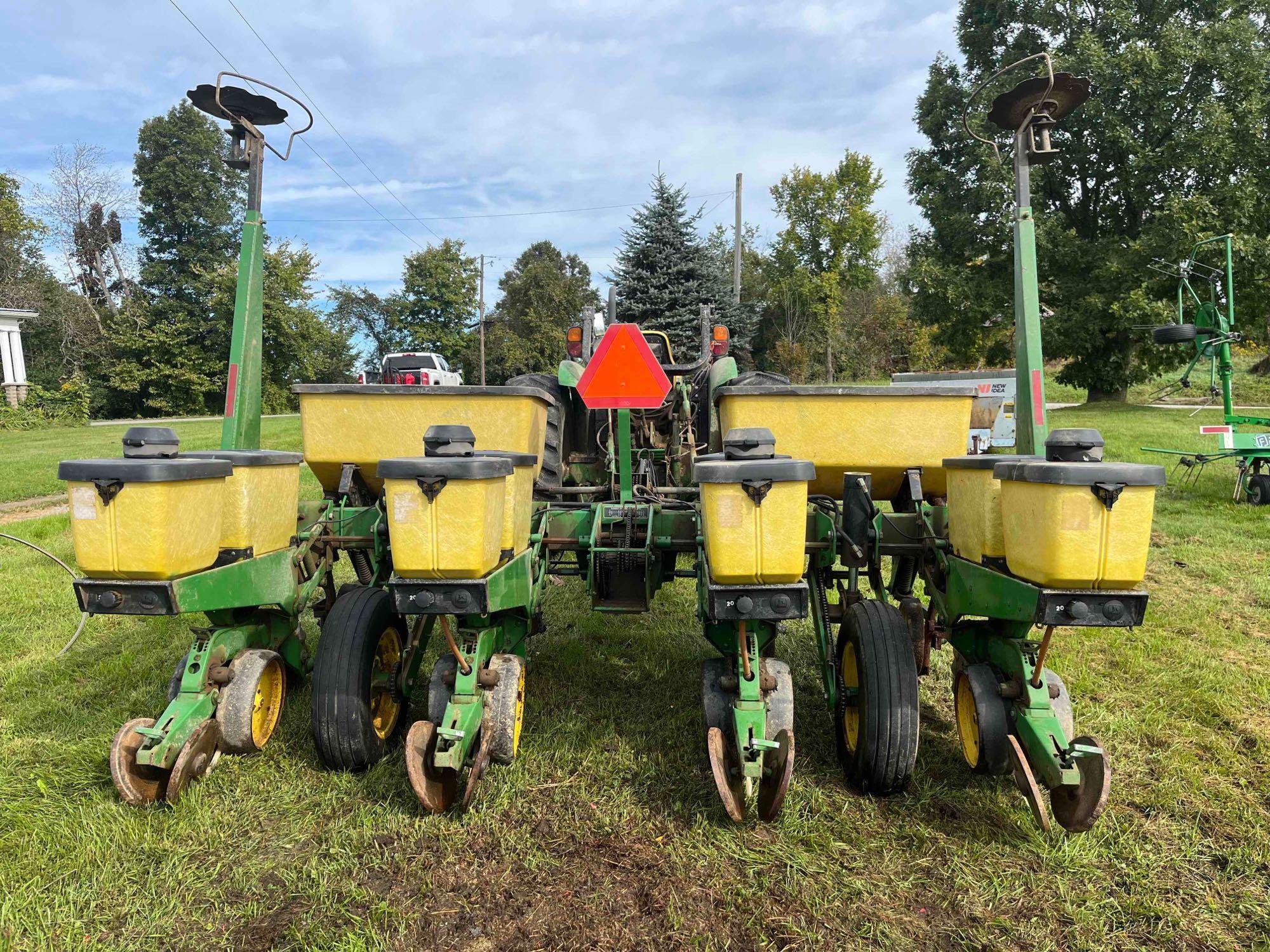 John Deere 7200 4Row Corn Planter W Row Markers