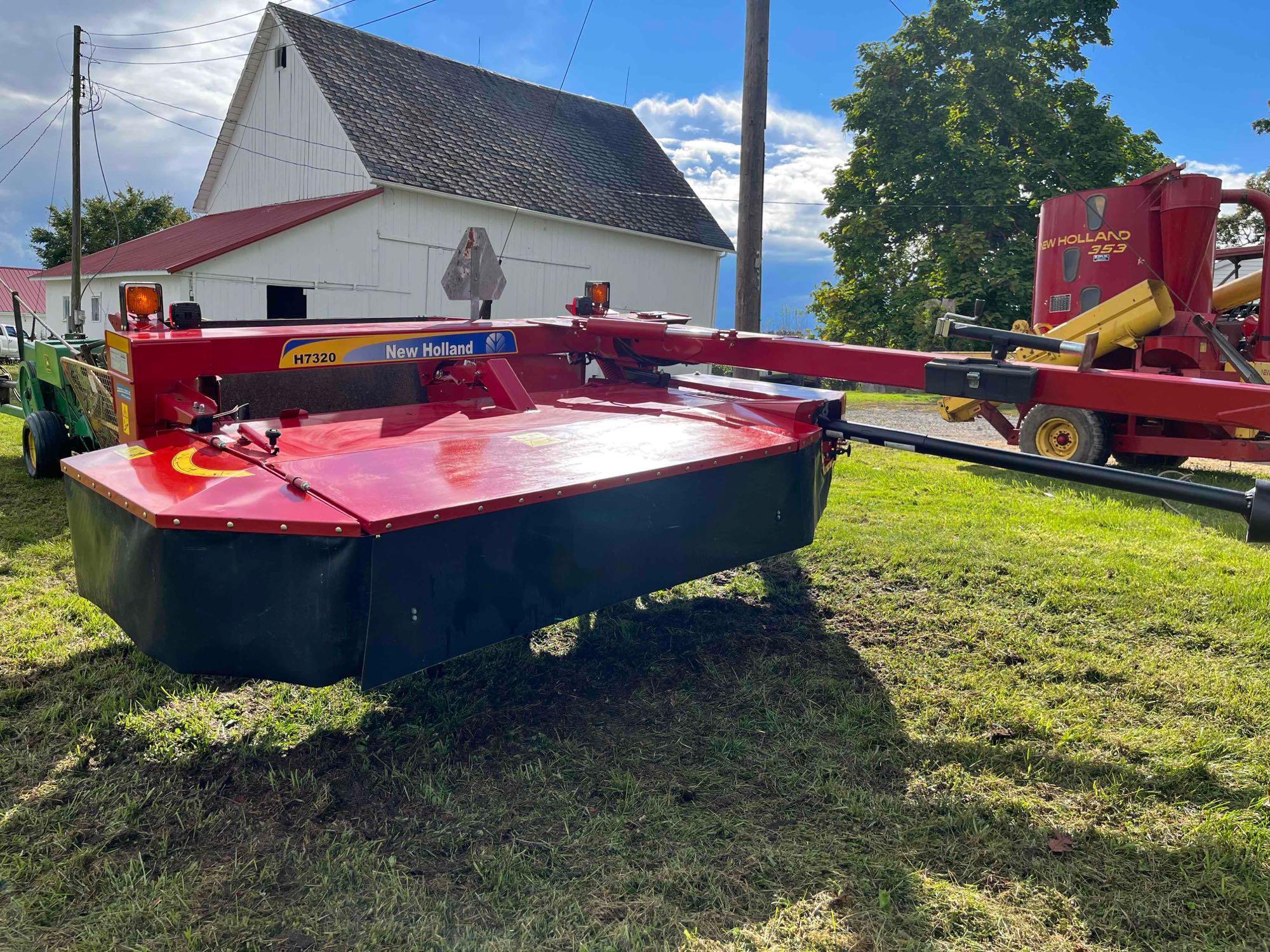 2018 New Holland H7320 Side pull Discbine