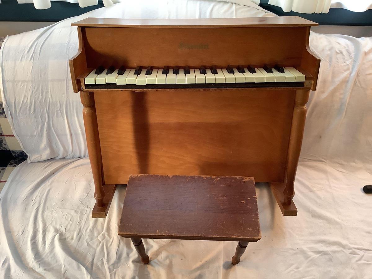 Schoenhut Toy Piano