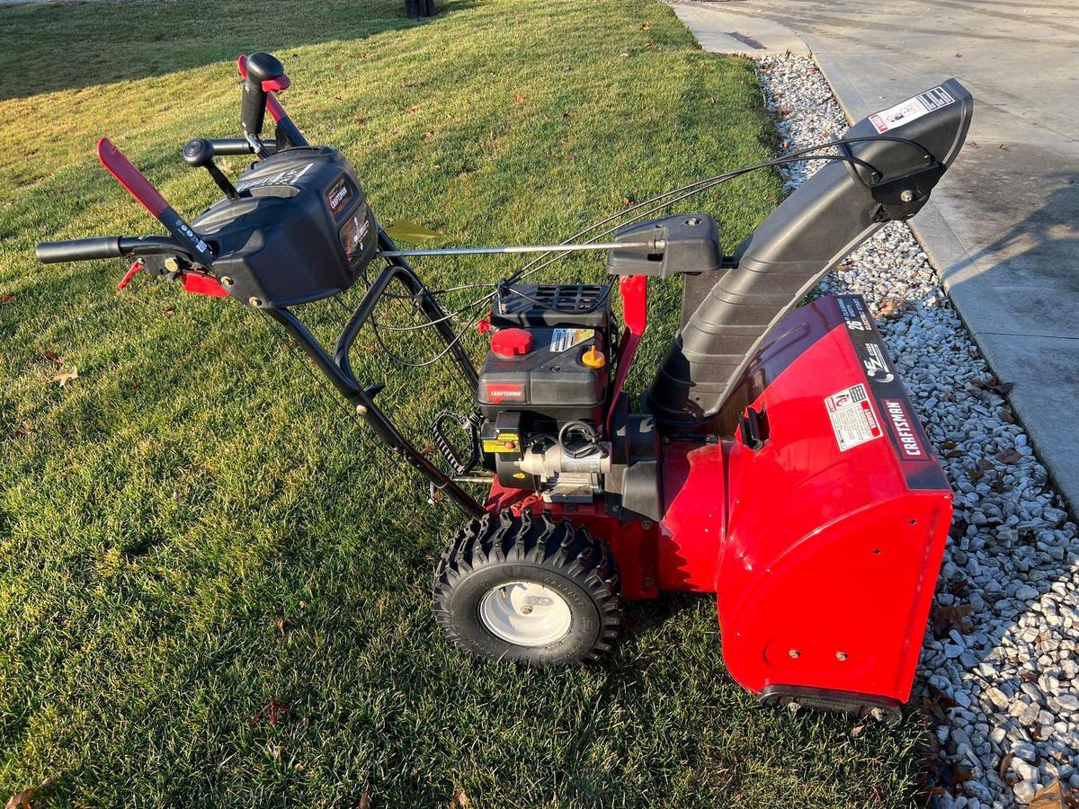 Craftsman Snow blower 26 inch Width