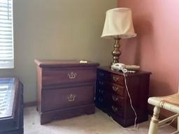 (2) Nightstands With Lamp