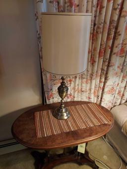 Ornate Base Side Table w/ Lamp