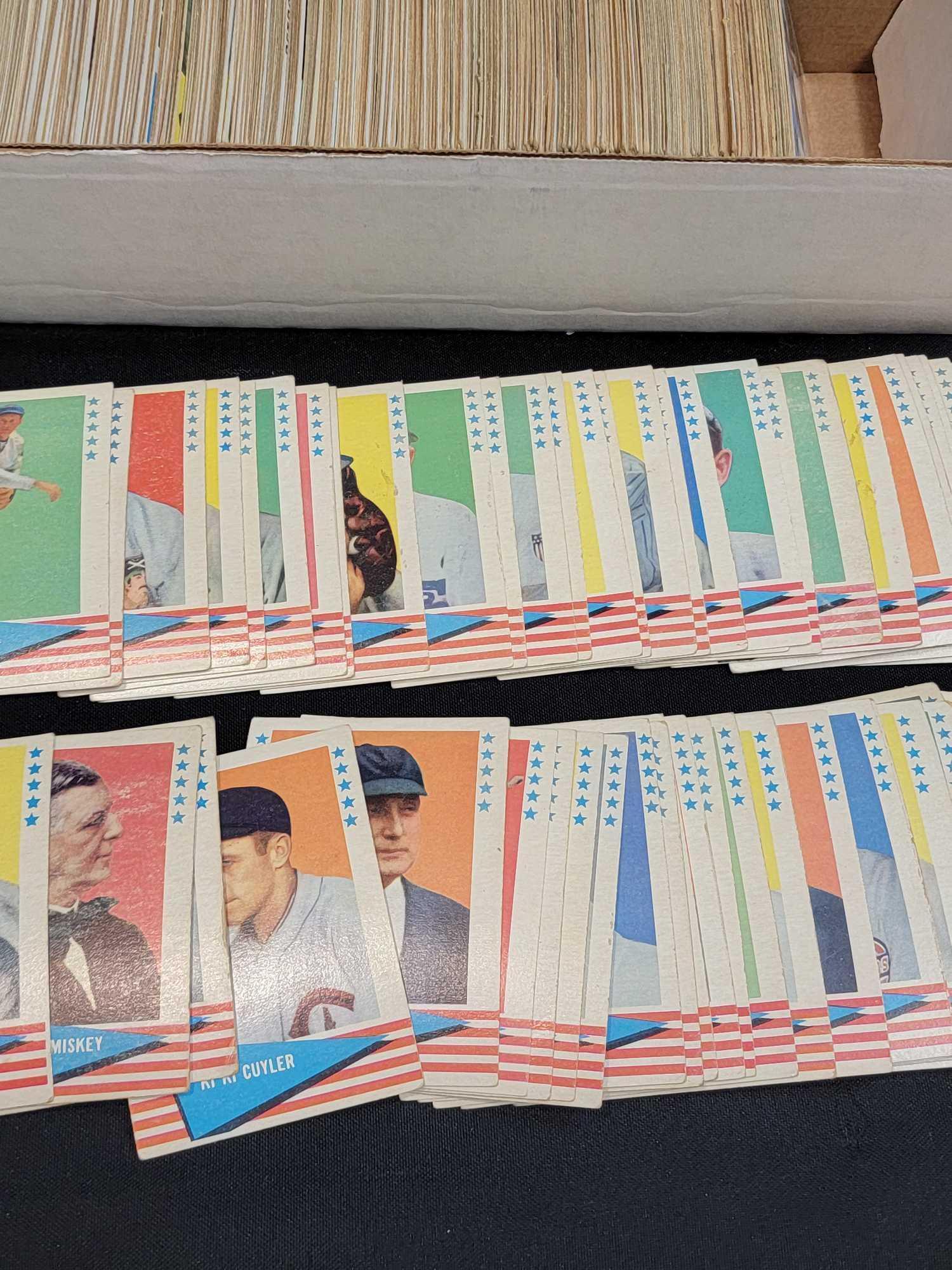 Topps Baseball Cards approximately 1960 - 500 1961 - 50 Fleer Greats 1961 -70