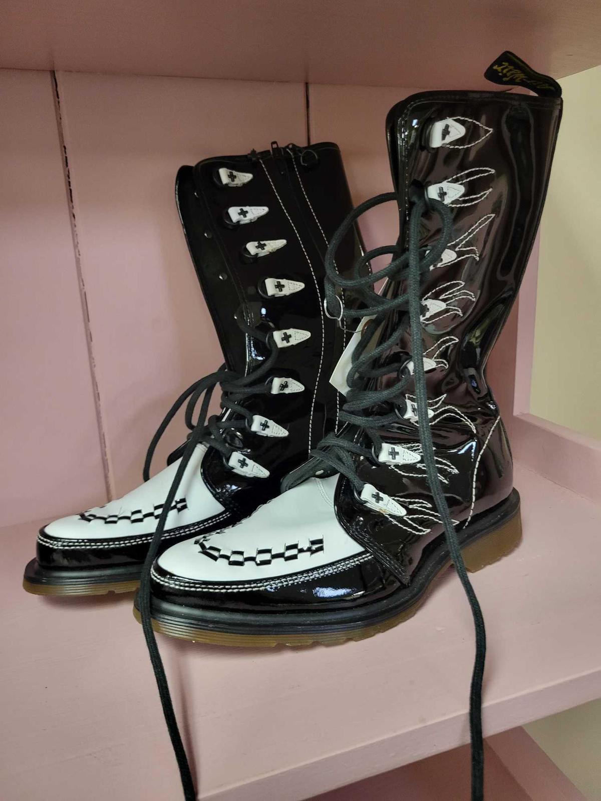 Dr. martens boots womens 7