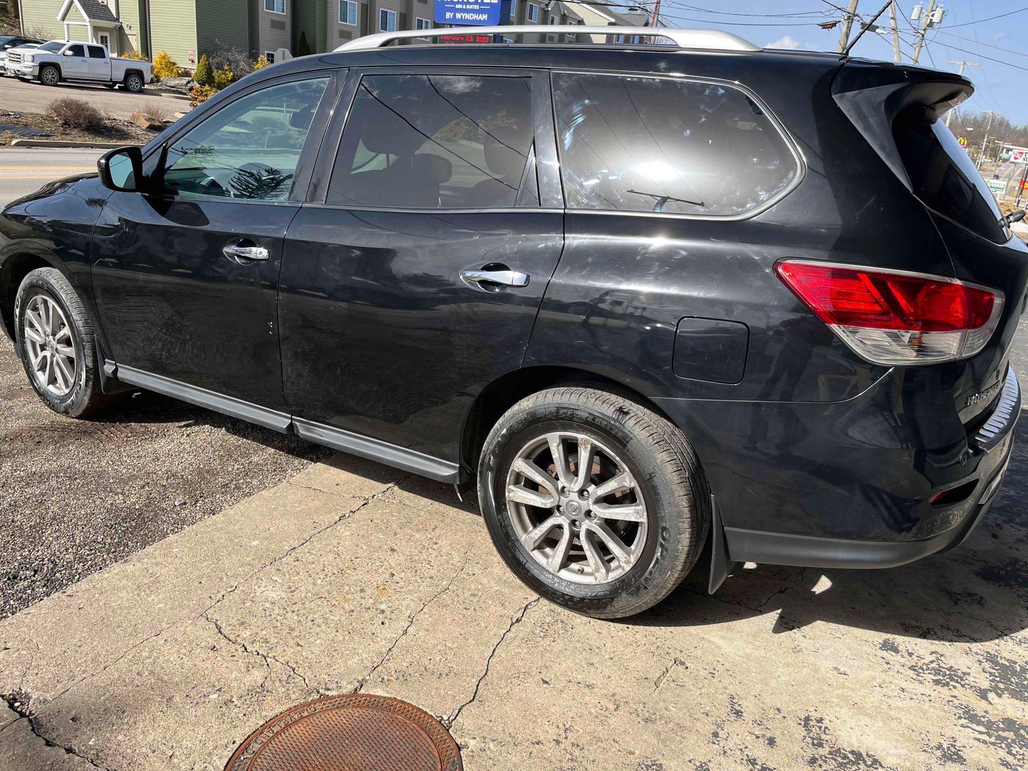 2015 Nissan Pathfinder SV