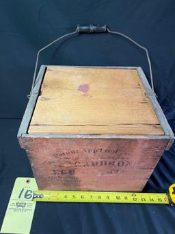 Antique Richardson wood egg crate/holder