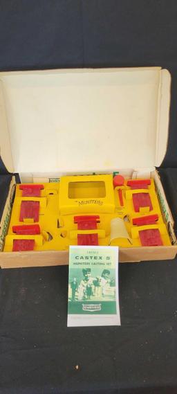 Emenee Munsters castex 5 molds with box