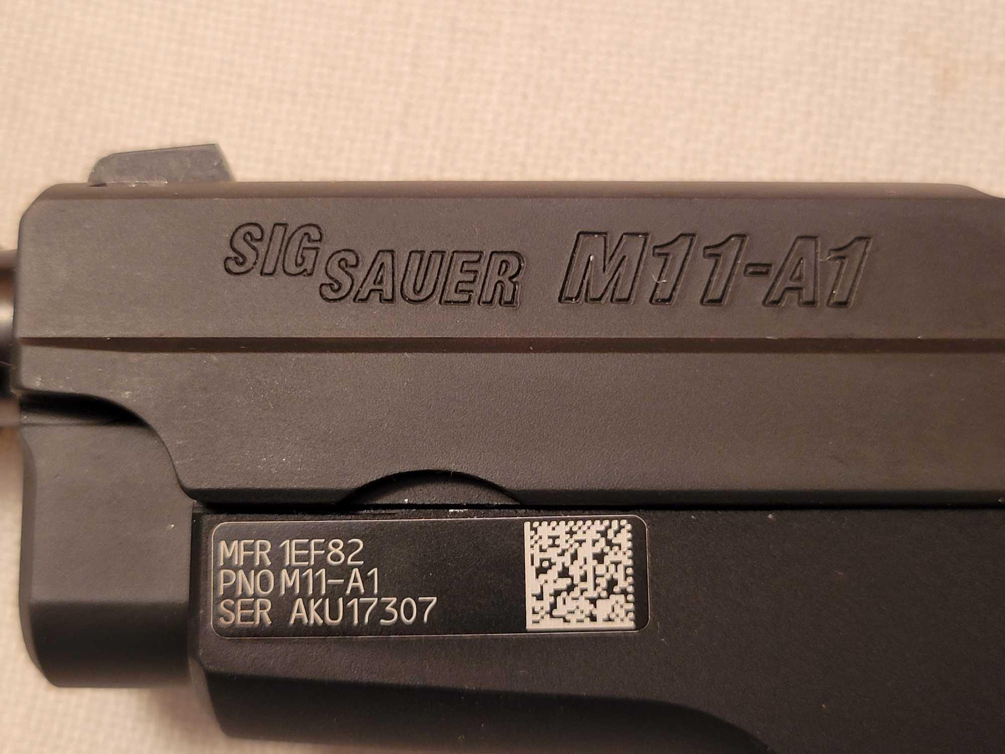 Sig sauer P229-1 9mm para with holster and extra mag