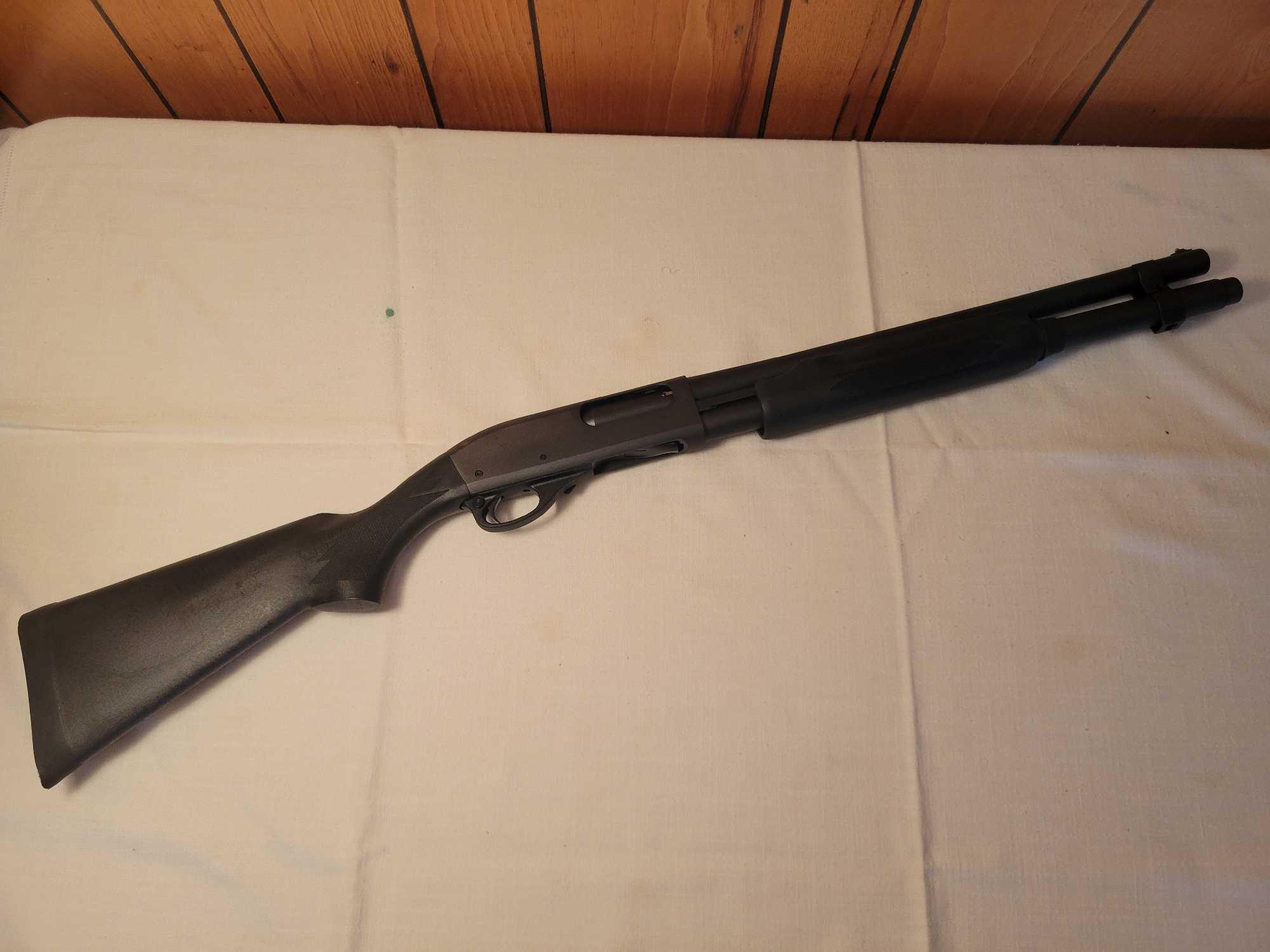 Remington 870 express magnum 12 ga. 2... or 3in pump action shotgun with hardcase