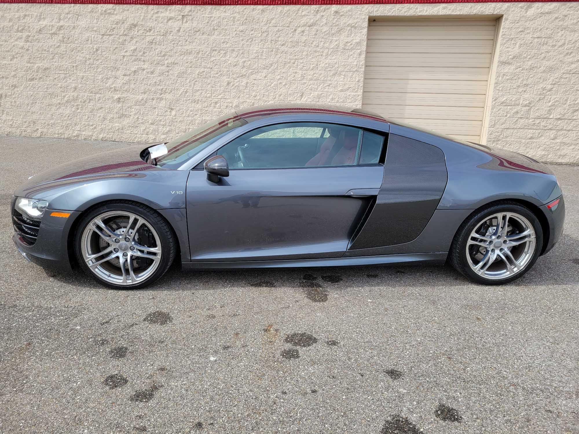 2010 Audi R8 2 door Quattro coupe