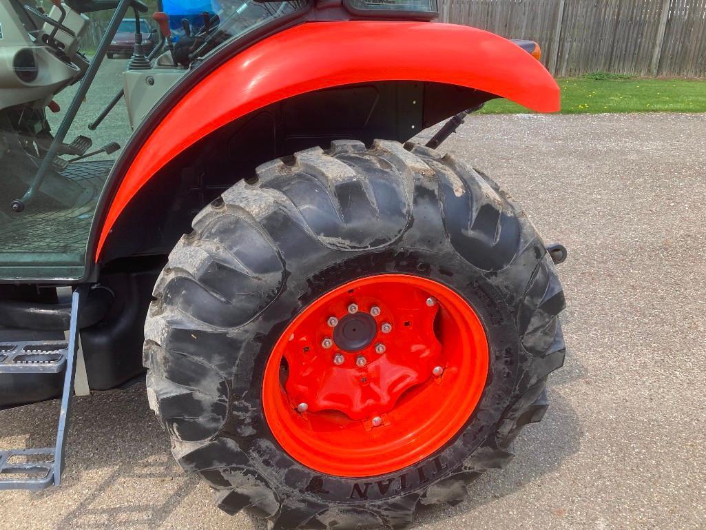 Kubota M7060 MFWD tractor